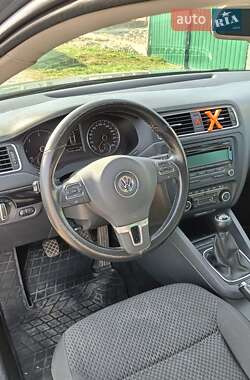 Седан Volkswagen Jetta 2011 в 