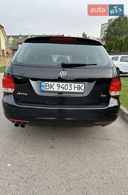 Універсал Volkswagen Jetta 2012 в 