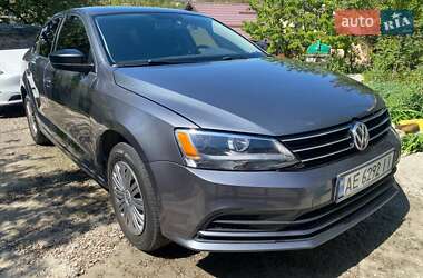 Седан Volkswagen Jetta 2015 в Дніпрі