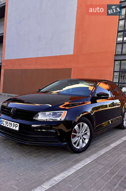 Седан Volkswagen Jetta 2015 в Львове