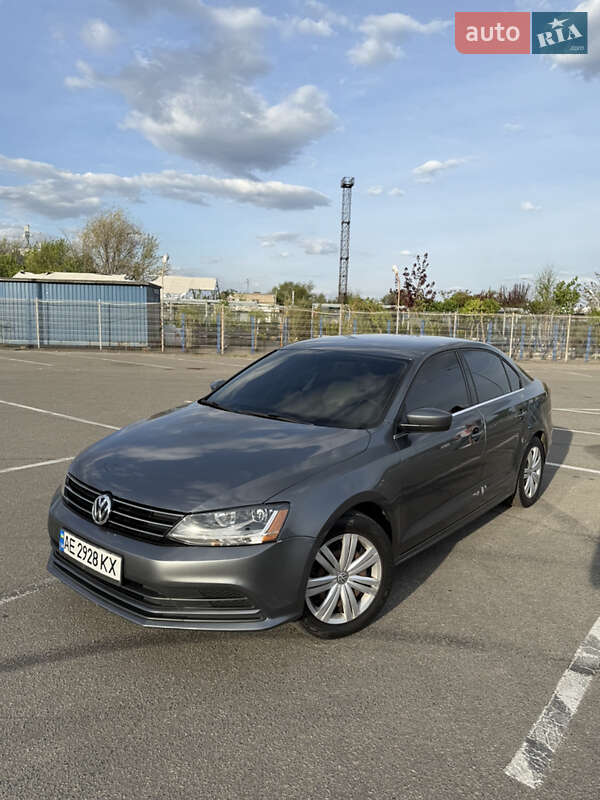 Седан Volkswagen Jetta 2017 в Днепре