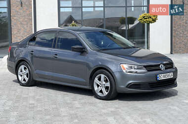 Седан Volkswagen Jetta 2013 в 