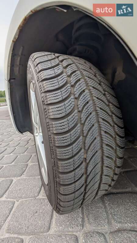 Седан Volkswagen Jetta 2011 в Львове
