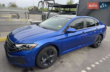Седан Volkswagen Jetta 2023 в 