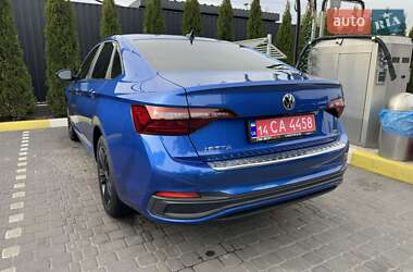 Седан Volkswagen Jetta 2023 в 