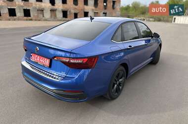 Седан Volkswagen Jetta 2023 в 
