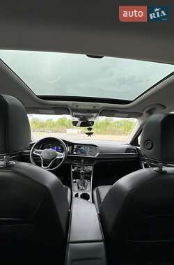 Седан Volkswagen Jetta 2023 в 
