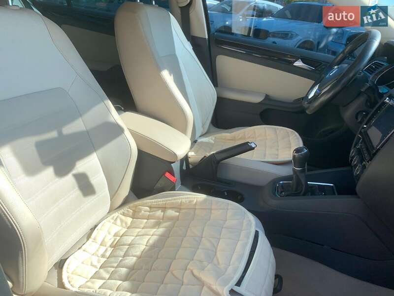 Седан Volkswagen Jetta 2016 в Вінниці