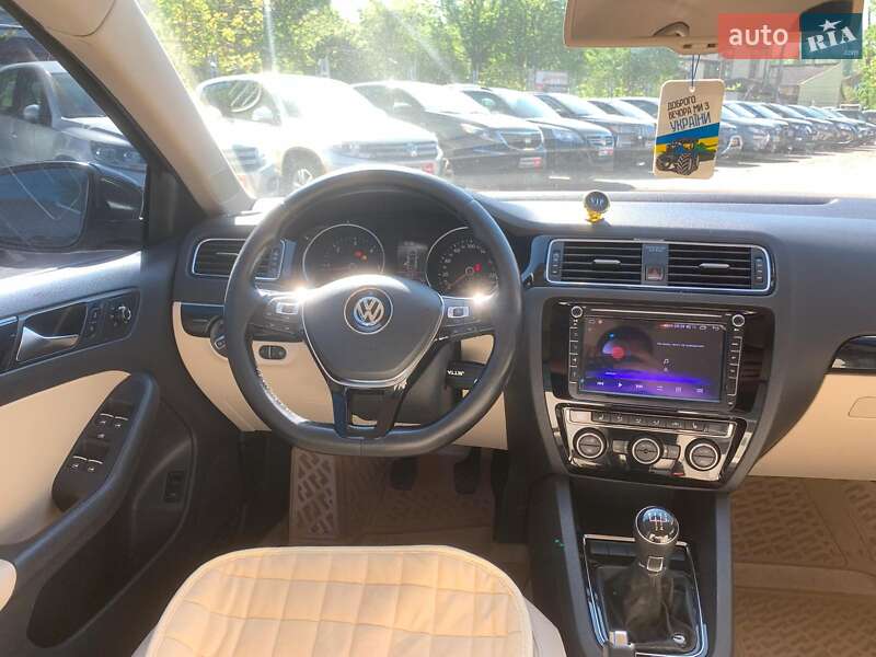 Седан Volkswagen Jetta 2016 в Вінниці