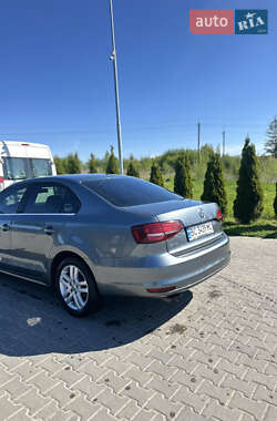 Седан Volkswagen Jetta 2017 в 