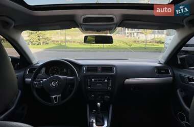 Седан Volkswagen Jetta 2013 в 