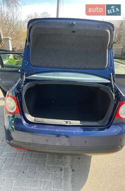 Седан Volkswagen Jetta 2008 в 