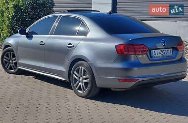 Седан Volkswagen Jetta 2012 в 