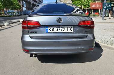Седан Volkswagen Jetta 2016 в 