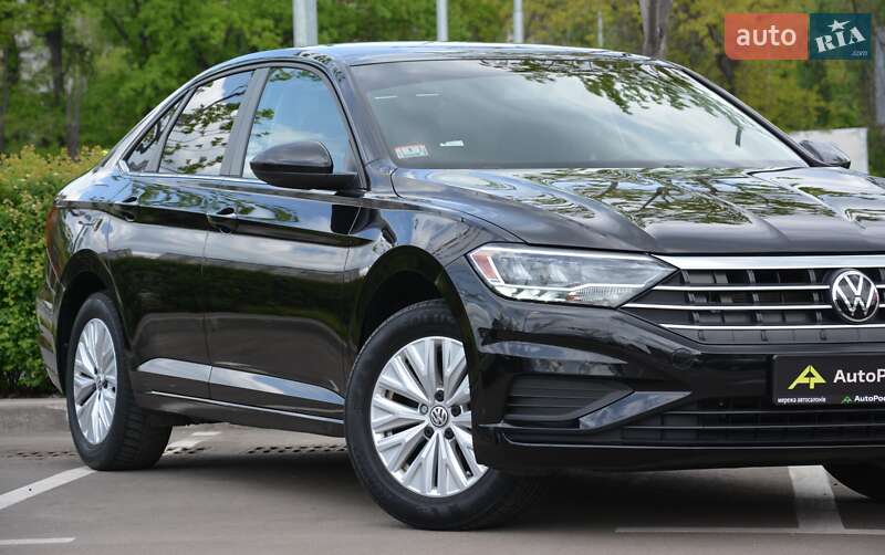 Седан Volkswagen Jetta 2018 в Киеве