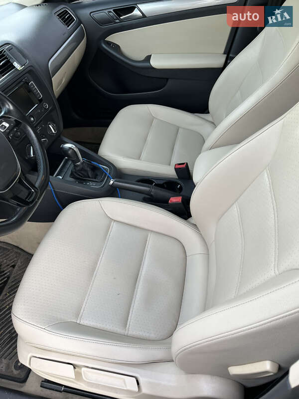 Седан Volkswagen Jetta 2014 в Киеве