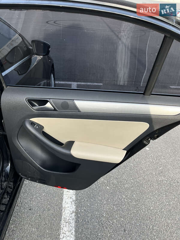 Седан Volkswagen Jetta 2014 в Киеве