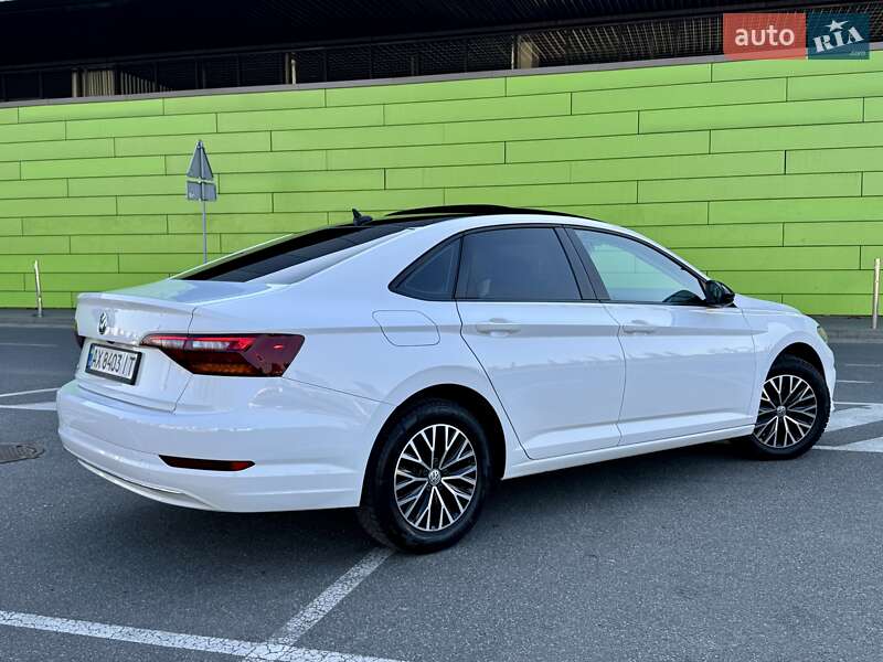 Седан Volkswagen Jetta 2018 в Києві