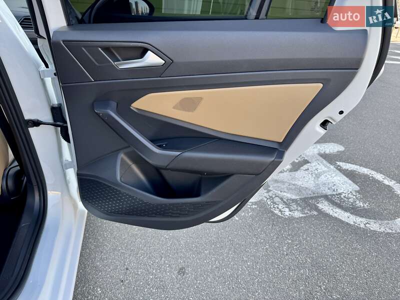 Седан Volkswagen Jetta 2018 в Києві