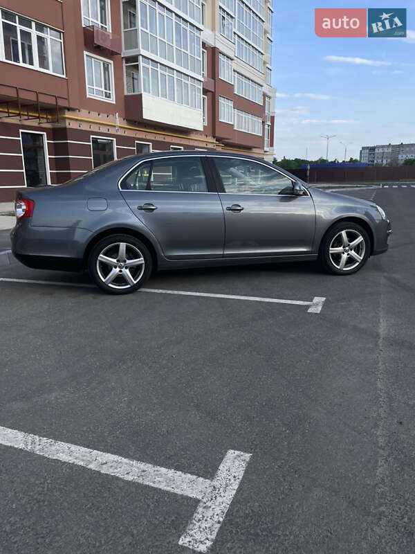Седан Volkswagen Jetta 2007 в Умані