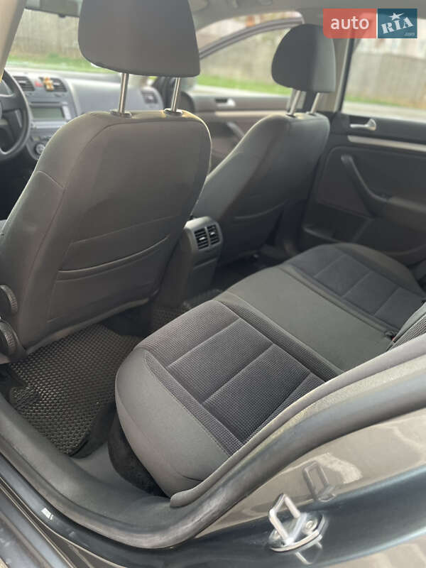 Седан Volkswagen Jetta 2007 в Умані