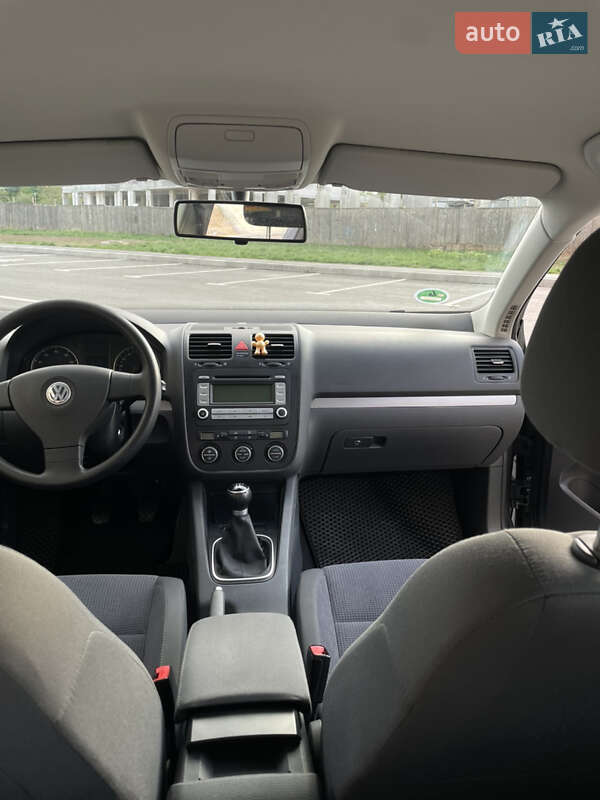 Седан Volkswagen Jetta 2007 в Умані