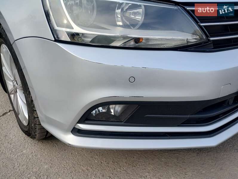 Седан Volkswagen Jetta 2016 в Запоріжжі