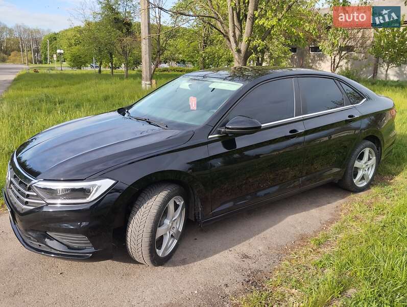 Седан Volkswagen Jetta 2019 в Луцке