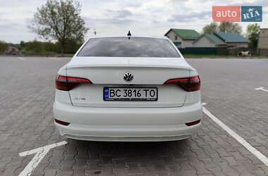 Седан Volkswagen Jetta 2018 в 