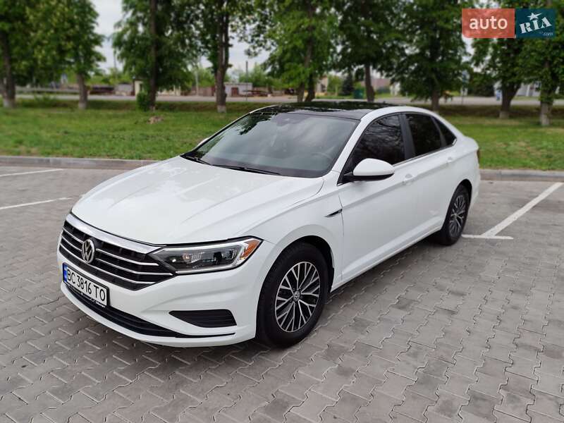 Седан Volkswagen Jetta 2018 в 