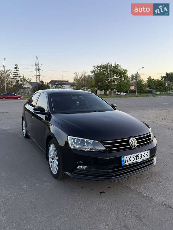 Седан Volkswagen Jetta 2014 в 