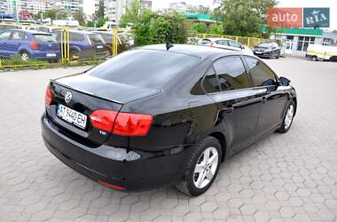 Седан Volkswagen Jetta 2012 в 