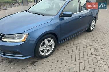 Седан Volkswagen Jetta 2016 в 