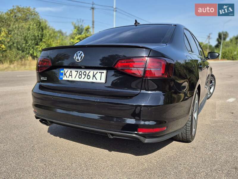 Седан Volkswagen Jetta 2017 в Киеве