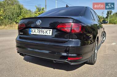 Седан Volkswagen Jetta 2017 в 