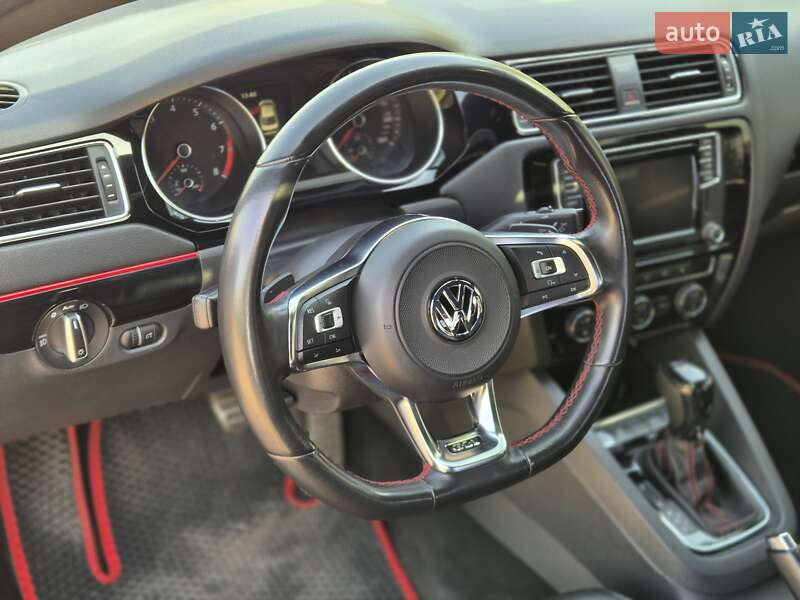 Седан Volkswagen Jetta 2017 в Киеве