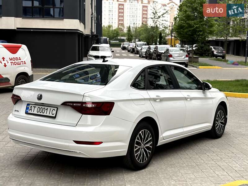 Седан Volkswagen Jetta 2020 в Ивано-Франковске