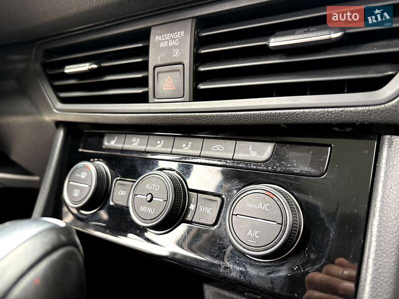 Седан Volkswagen Jetta 2020 в Ивано-Франковске