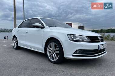 Седан Volkswagen Jetta 2015 в Киеве