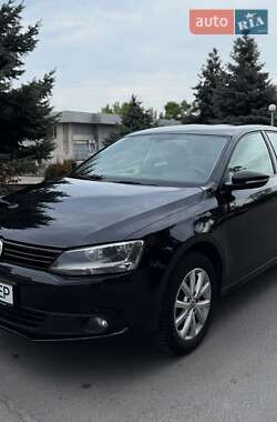 Седан Volkswagen Jetta 2013 в 