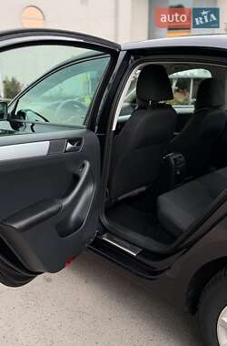 Седан Volkswagen Jetta 2013 в 
