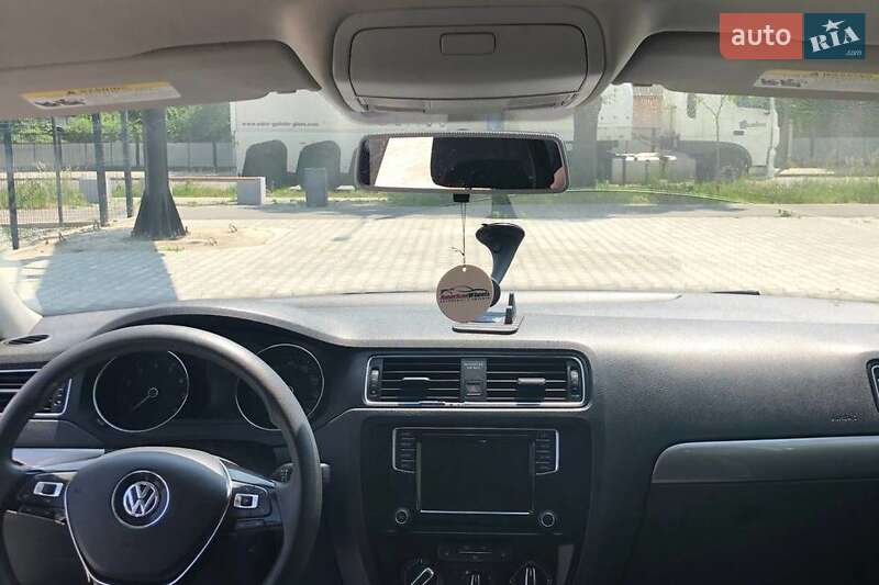 Седан Volkswagen Jetta 2015 в Львові фото 14 Седан Volkswagen Jetta 2015 в Львові