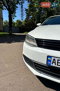 Седан Volkswagen Jetta 2013 в 