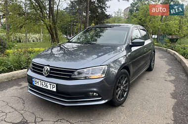 Седан Volkswagen Jetta 2015 в 