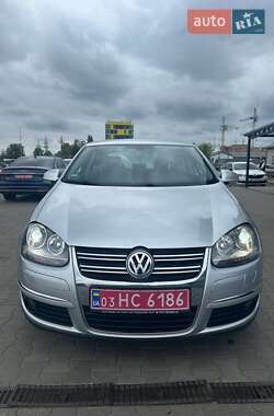 Седан Volkswagen Jetta 2009 в 