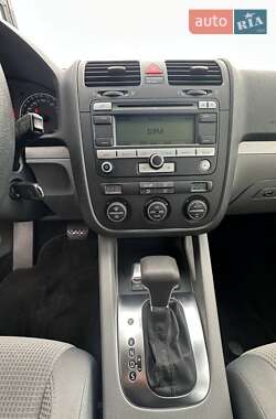 Седан Volkswagen Jetta 2009 в 