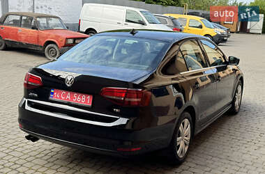 Седан Volkswagen Jetta 2017 в 