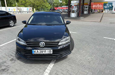 Седан Volkswagen Jetta 2015 в Києві