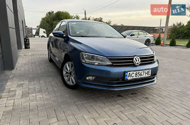 Седан Volkswagen Jetta 2016 в 