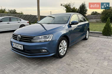 Седан Volkswagen Jetta 2016 в 